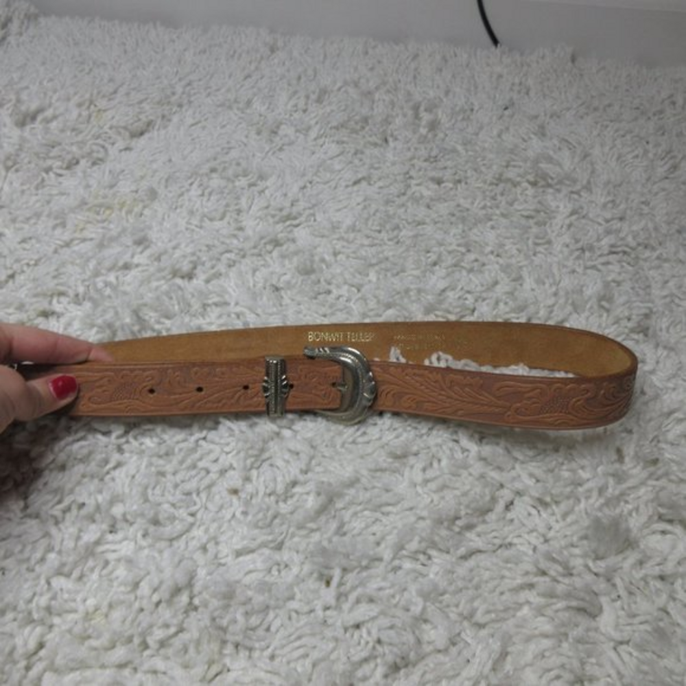 Bonwit Teller embossed leather belt sz M‎